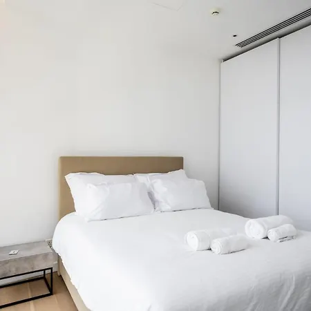 360 - 2 Bedrooms Luxury *