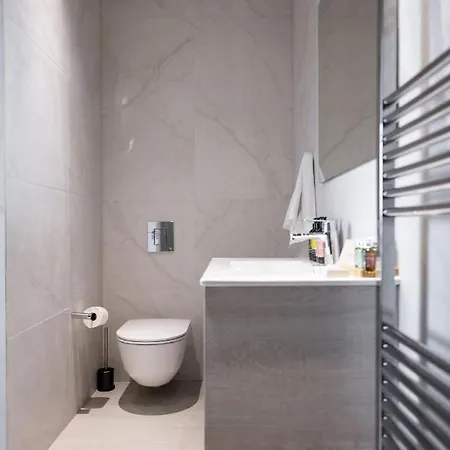 360 - 2 Bedrooms Luxury Апартаменты