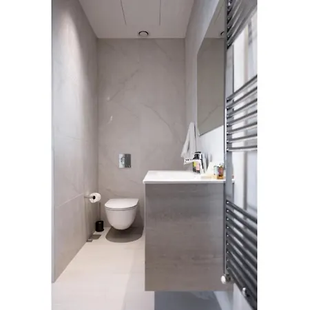 360 - 2 Bedrooms Luxury *