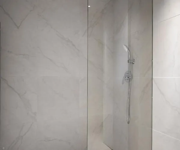 360 - 2 Bedrooms Luxury *